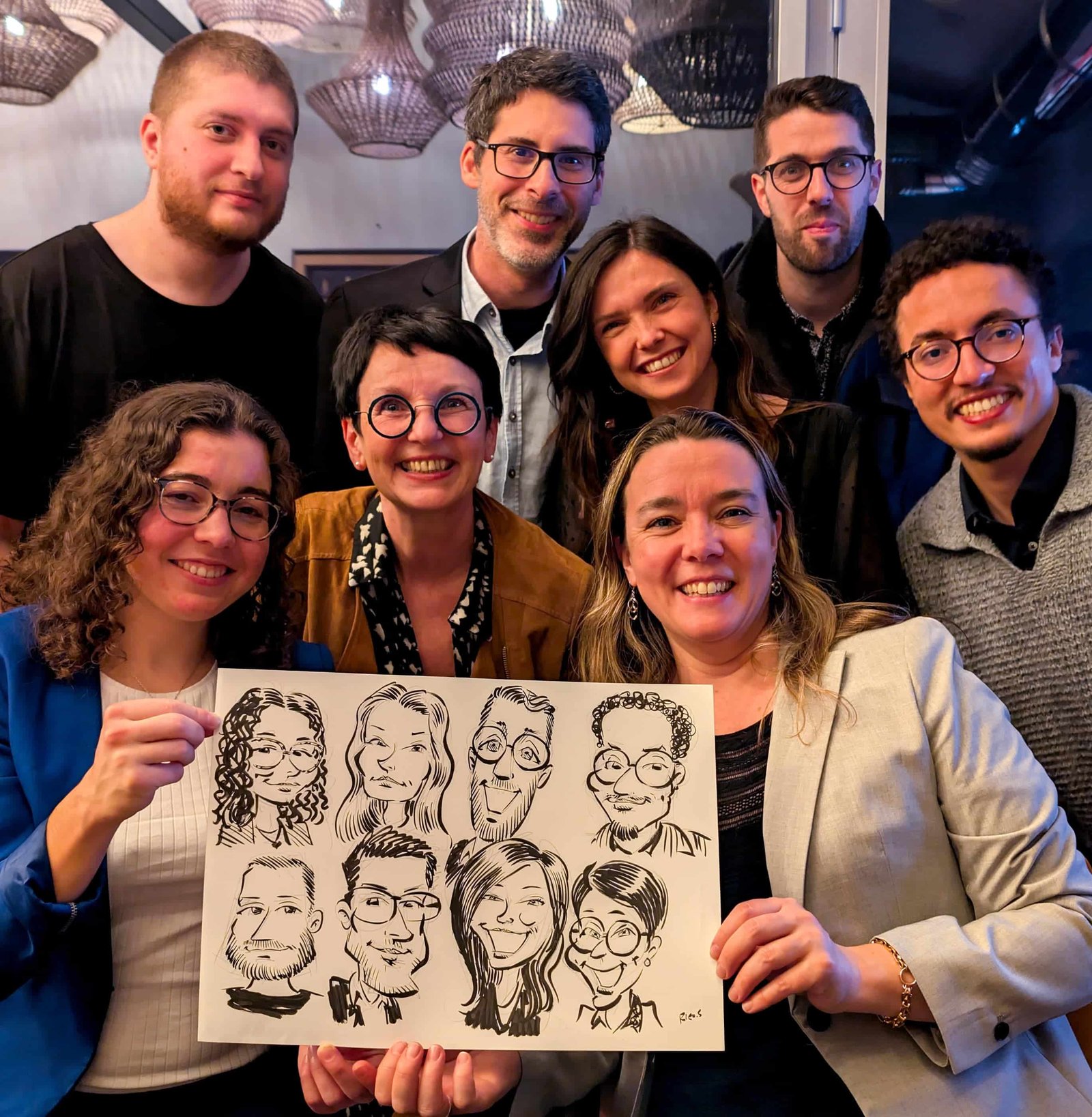 イベント中に一枚の紙に描かれたチーム全員 — セバスチャン・リューのライブ似顔絵